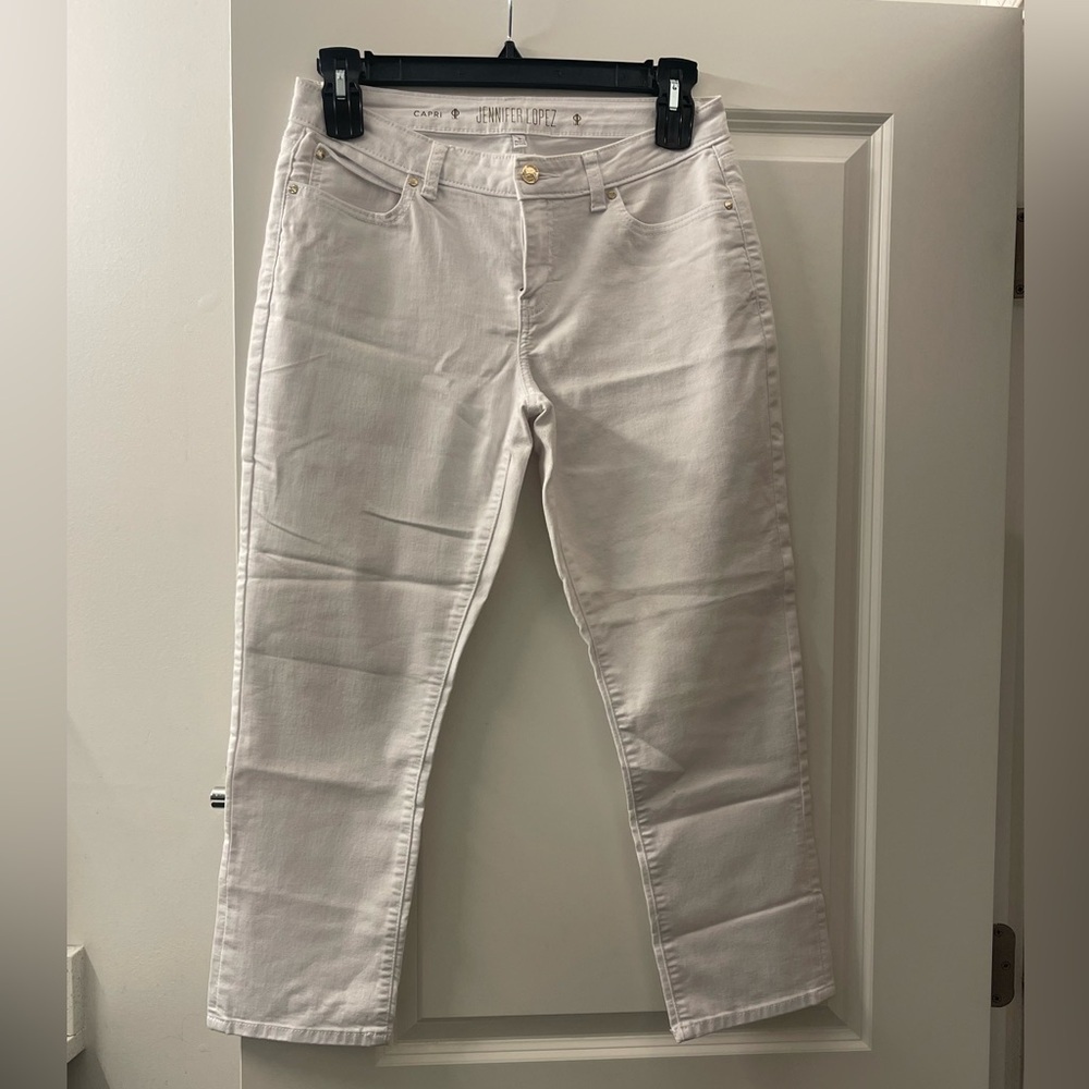 Jennifer Lopez Off-White Capri jeans